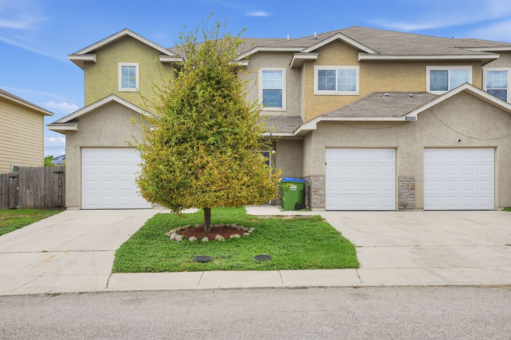 Selma House: 16825 Showdown Path Unit 4