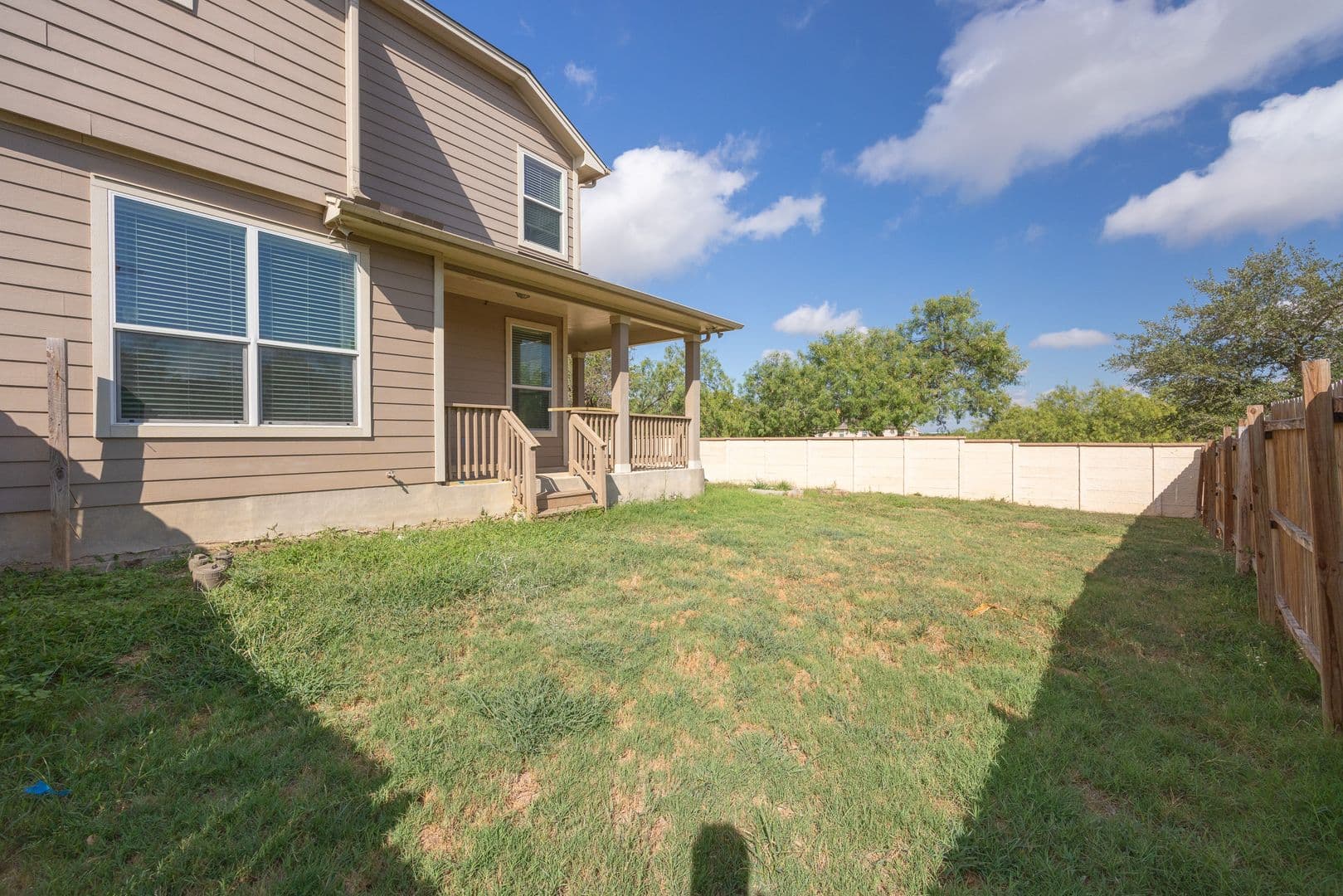 San Antonio House: 7607 Helios Rise