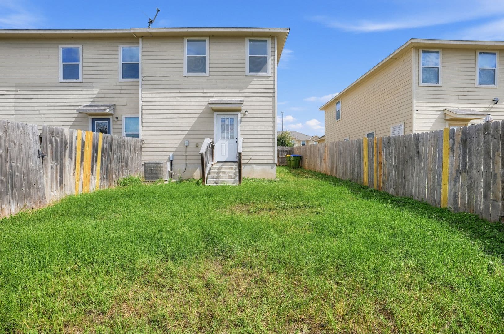 Selma House: 16825 Showdown Path Unit 4