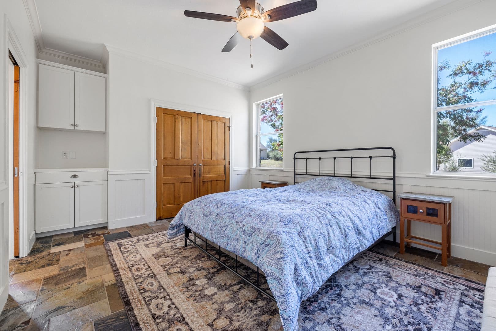 Spicewood House: 702 E Summit Drive
