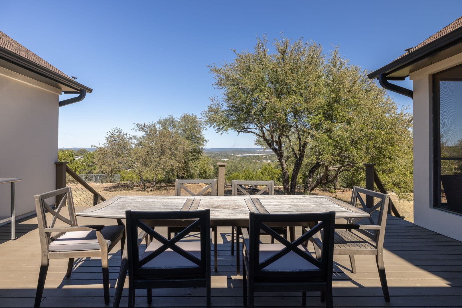 Spicewood House: 702 E Summit Drive