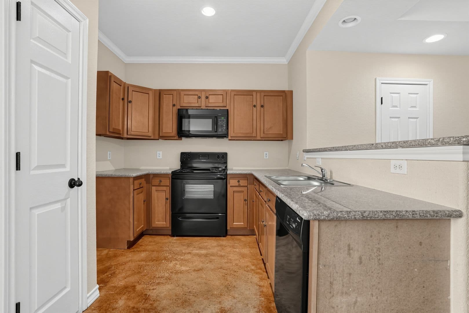 Selma House: 16825 Showdown Path Unit 3
