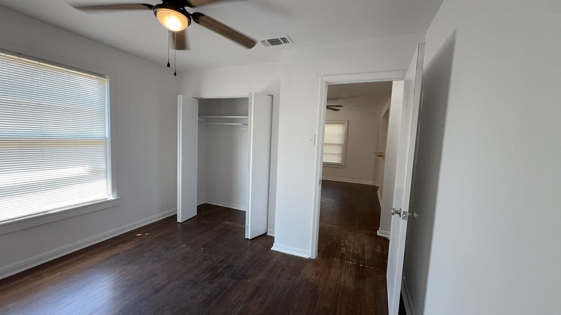 San Antonio House: 1743 E Crockett St