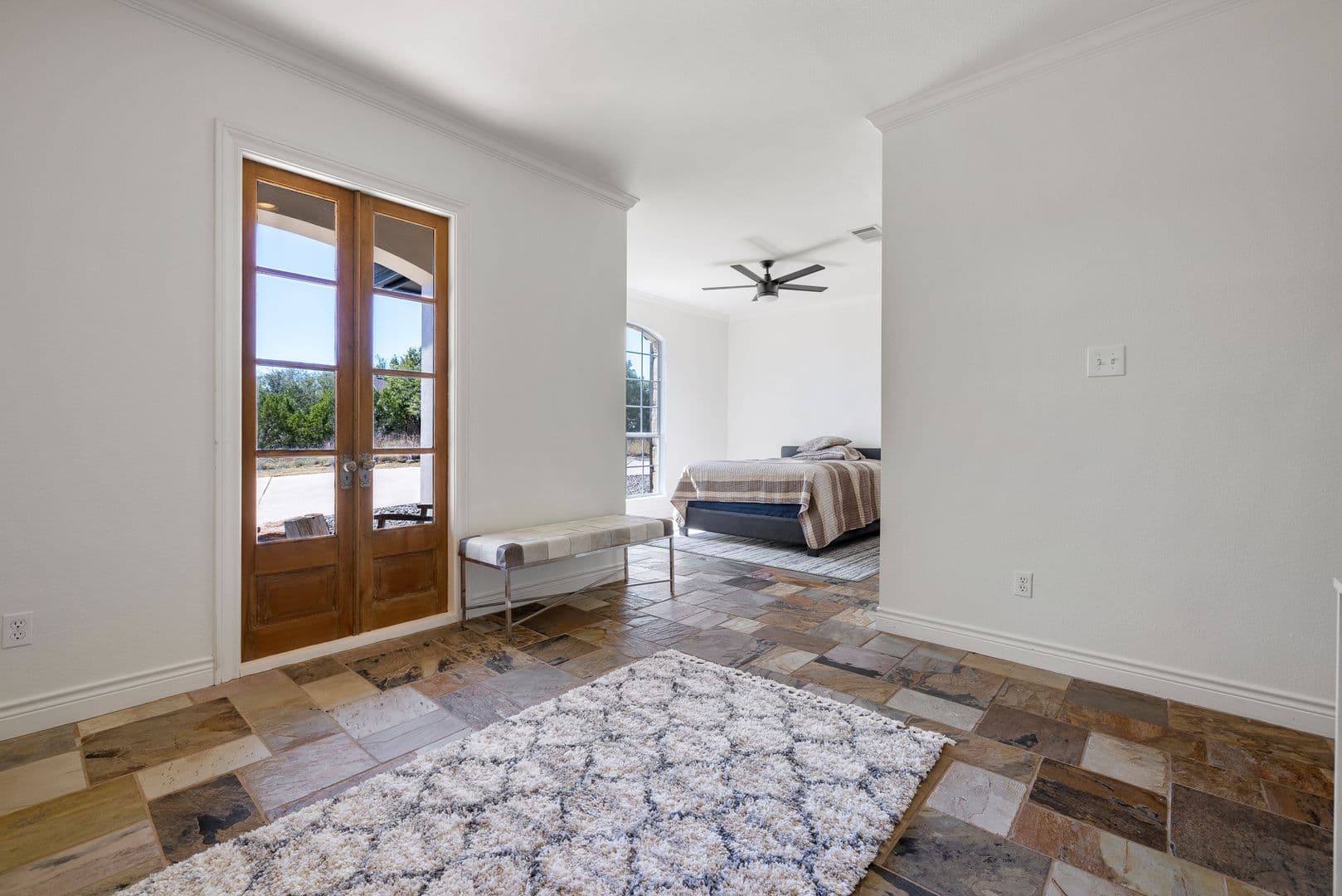 Spicewood House: 702 E Summit Drive