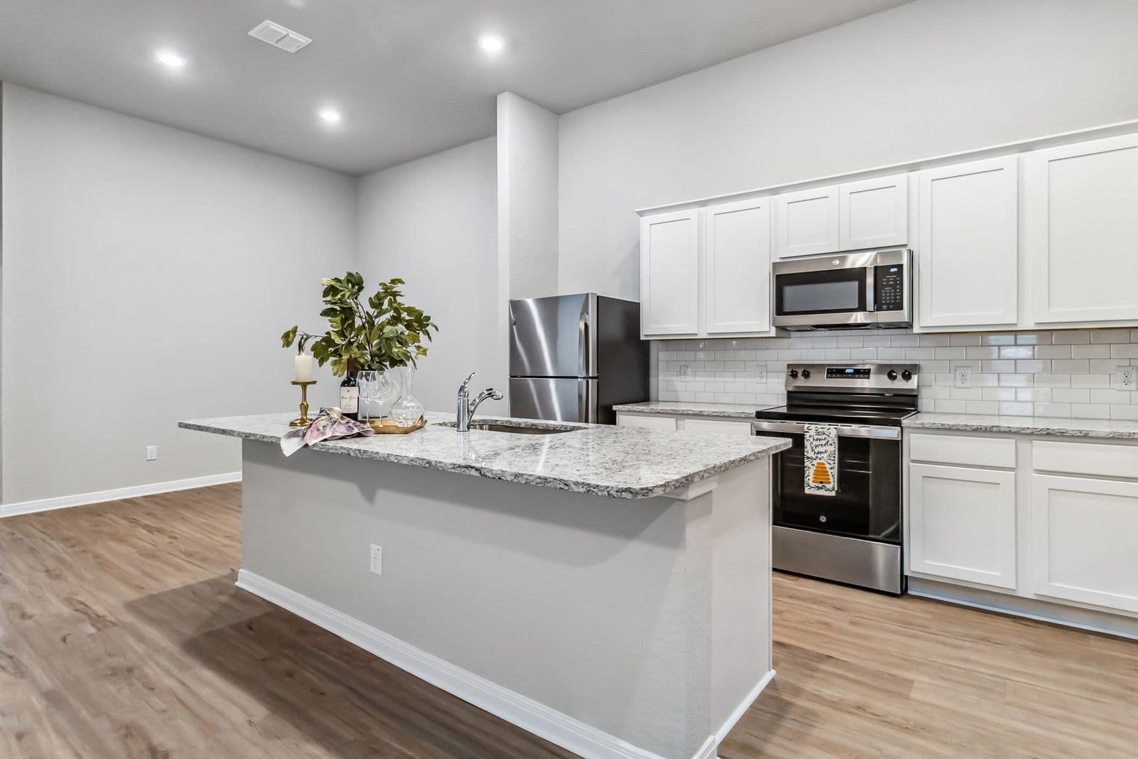 Buda House: 992 Staglin St. Unit A