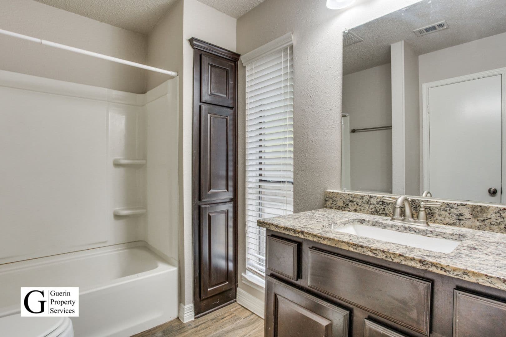 Round Rock House: 1001 Hyridge St.