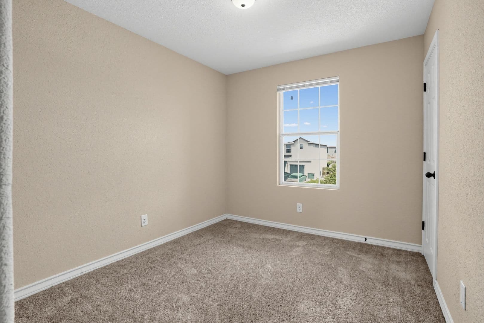 Selma House: 16825 Showdown Path Unit 4