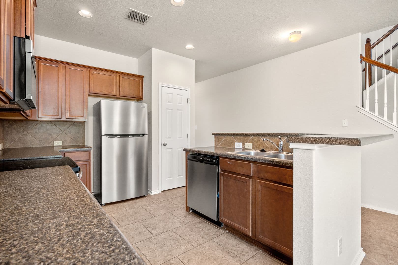 San Antonio House: 7607 Helios Rise