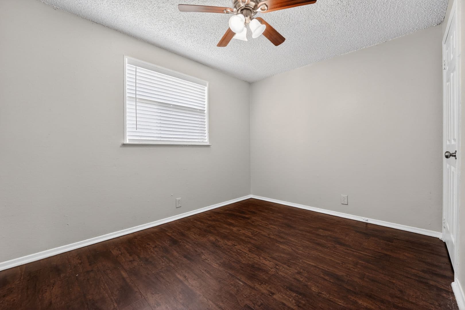 Leander House: 20600 Bonanza St Unit 2