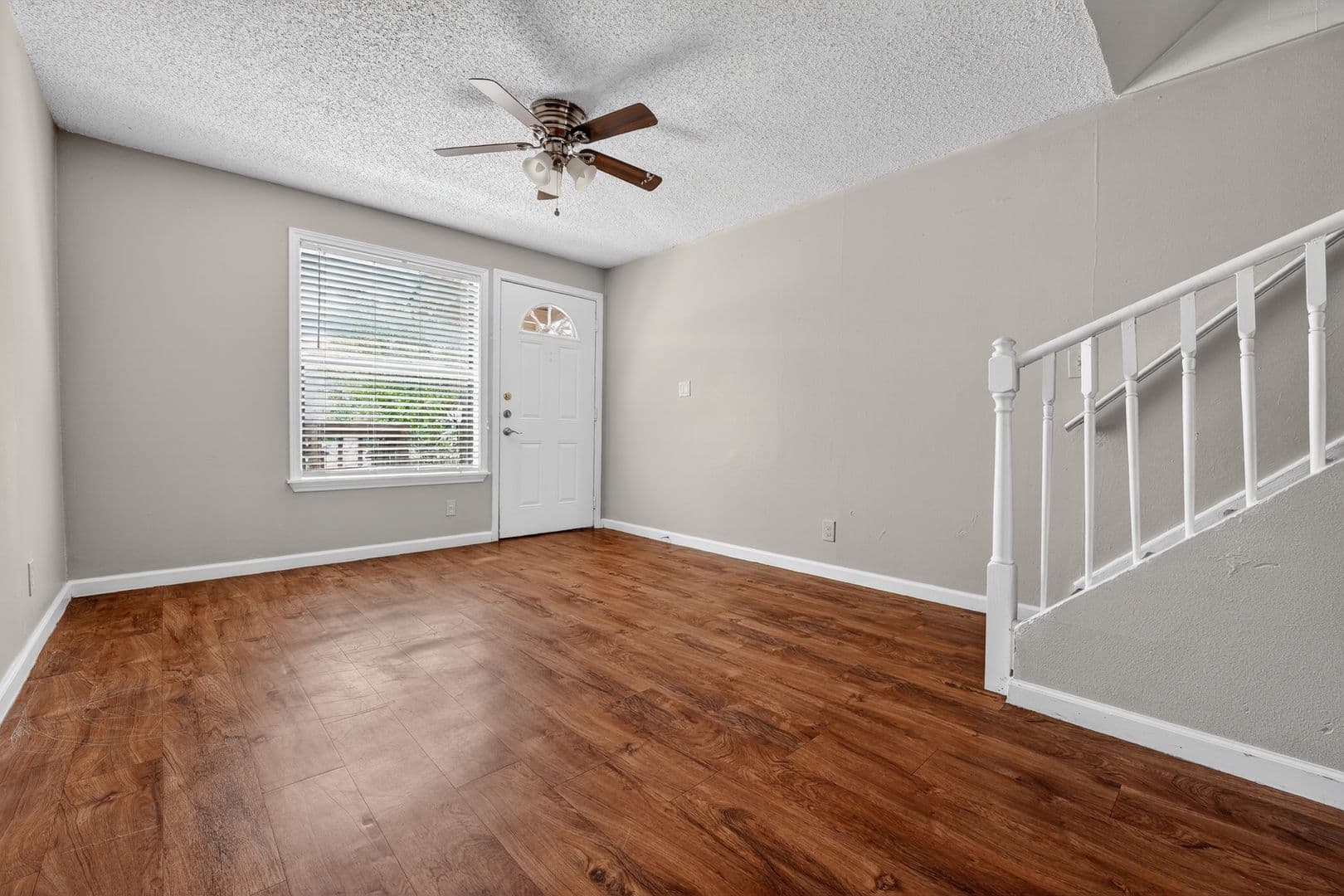 Leander House: 20600 Bonanza St Unit 2