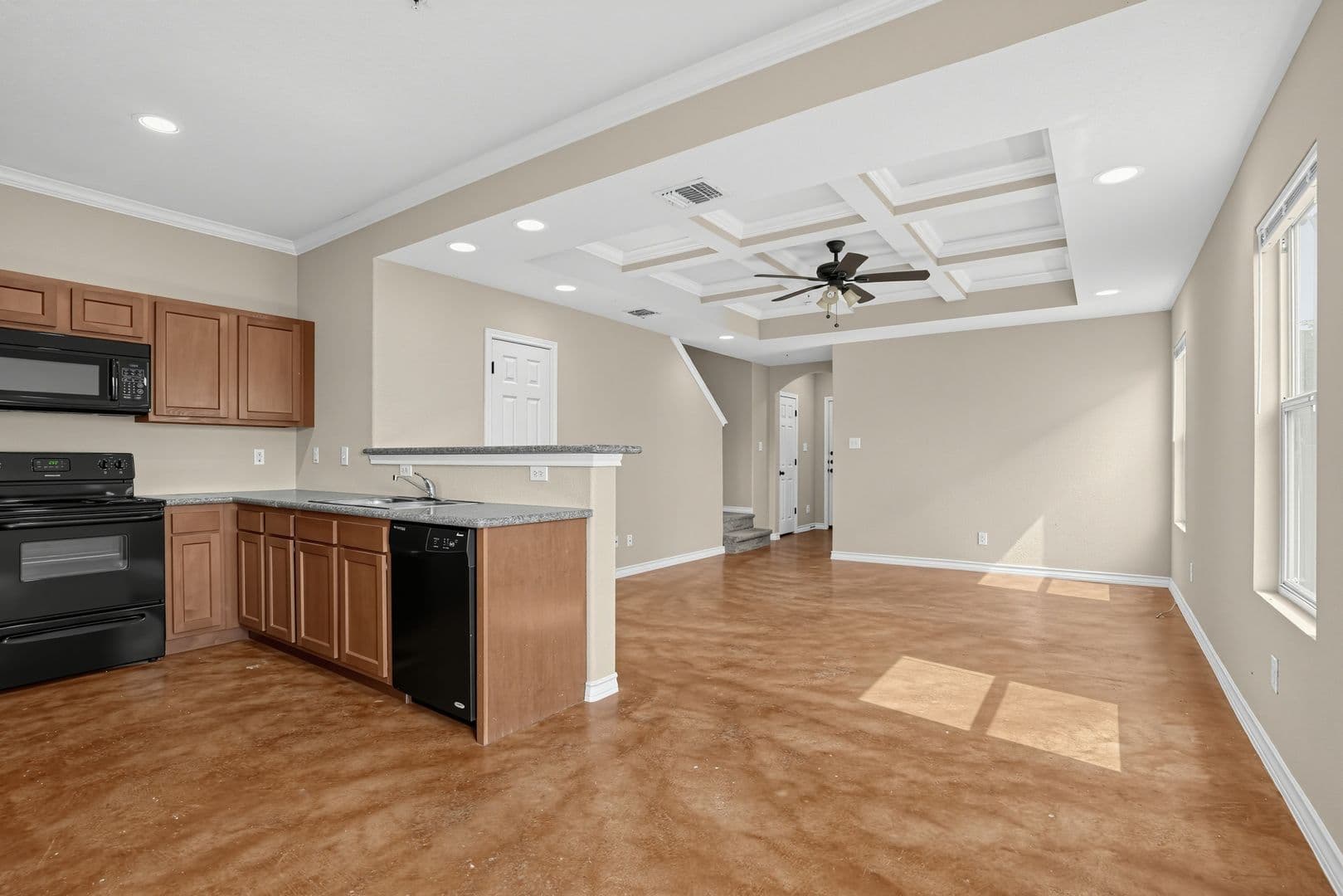 Selma House: 16825 Showdown Path Unit 4
