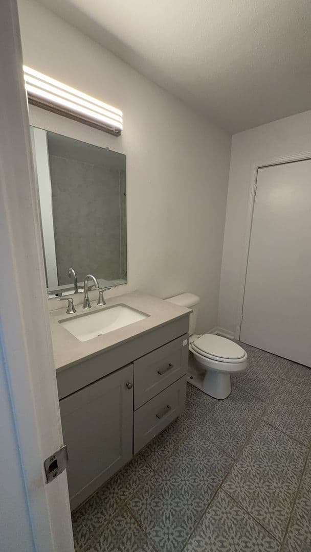 San Antonio House: 1743 E Crockett St