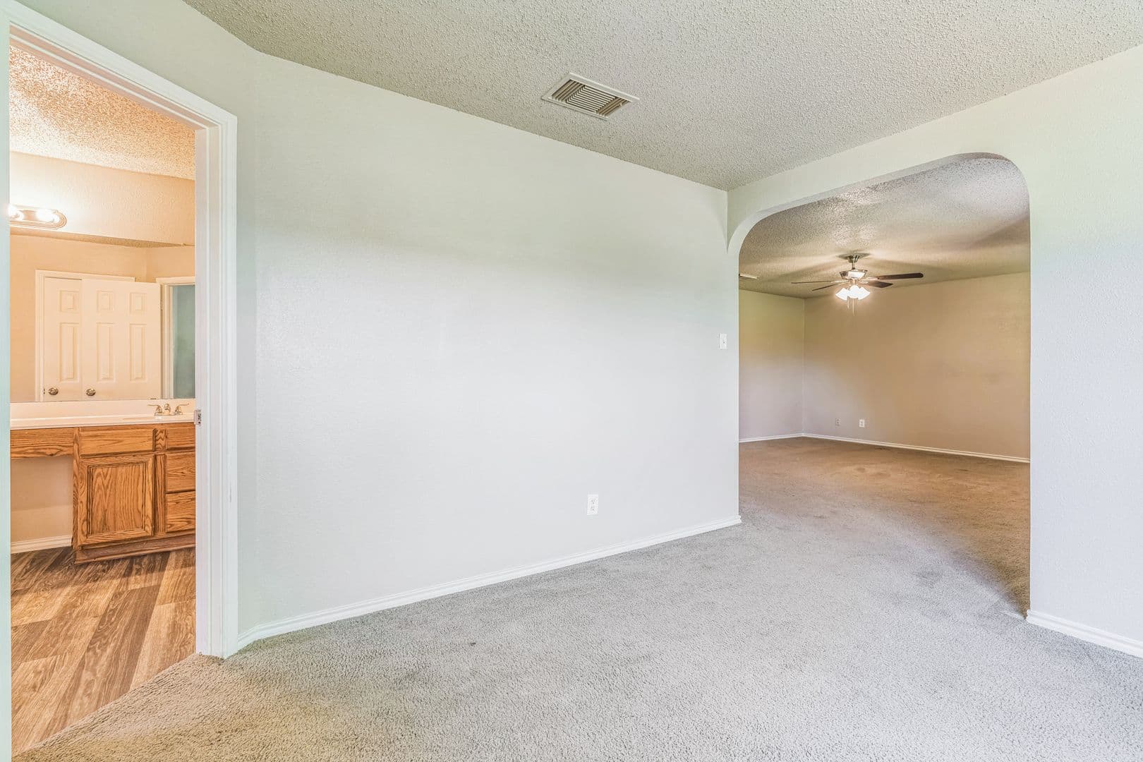San Antonio House: 7427 Legend Point
