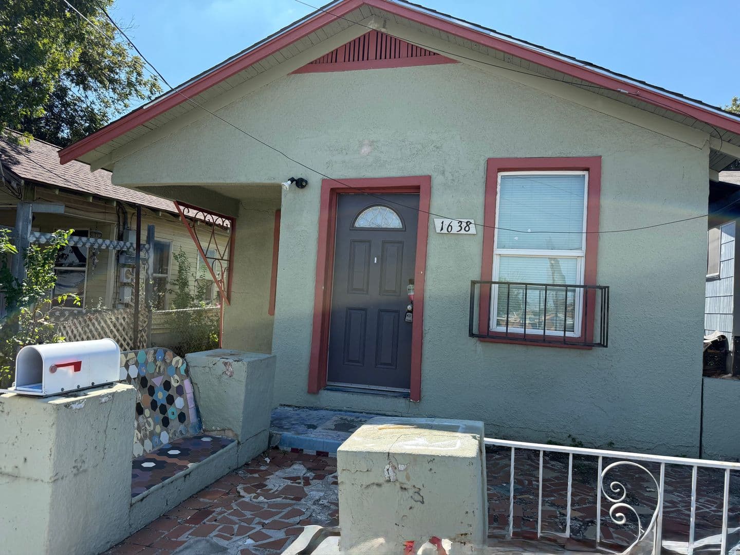 San Antonio House: 1638 Perez St.