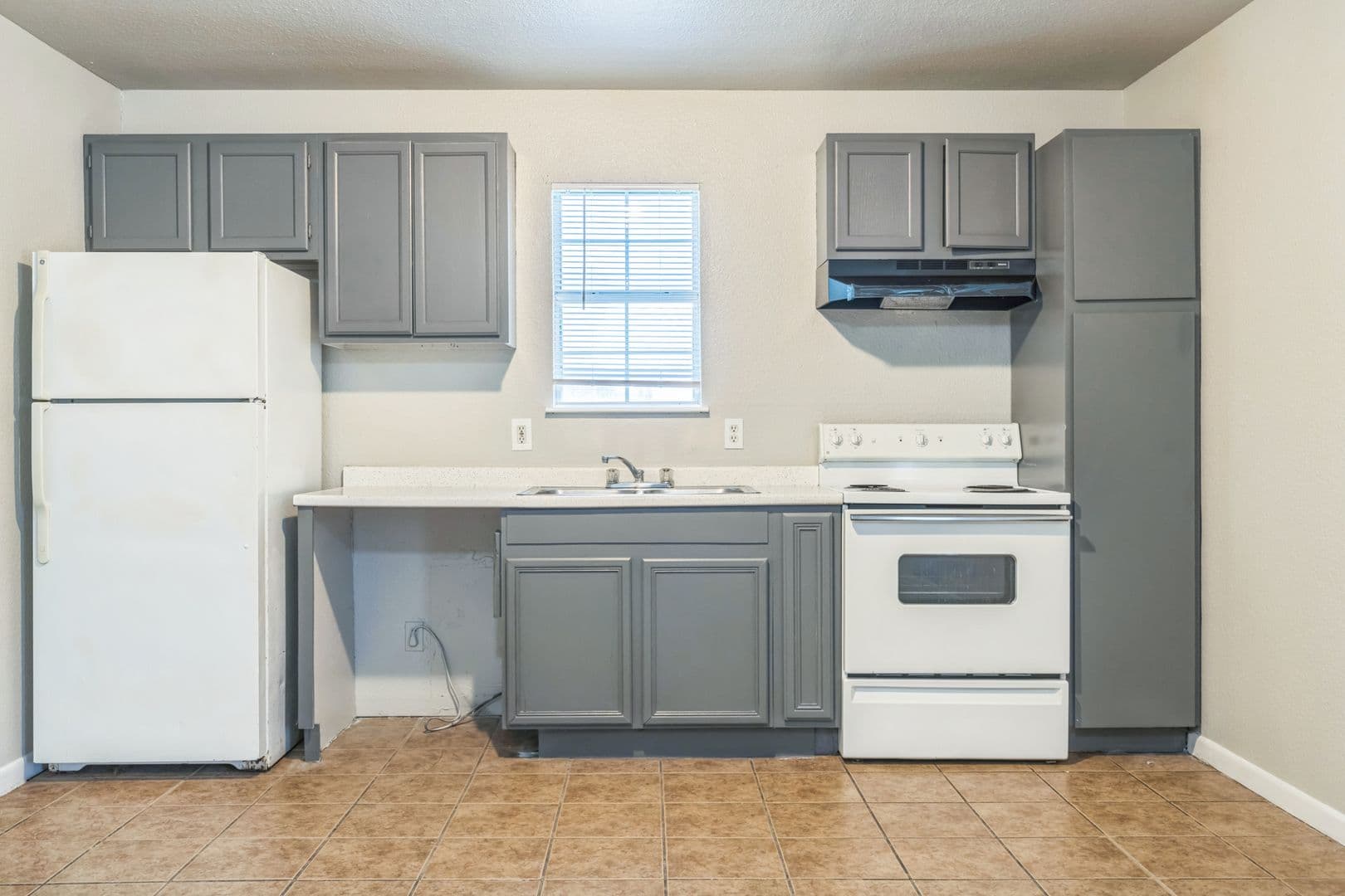 San Antonio House: 7587 Windsor Oaks