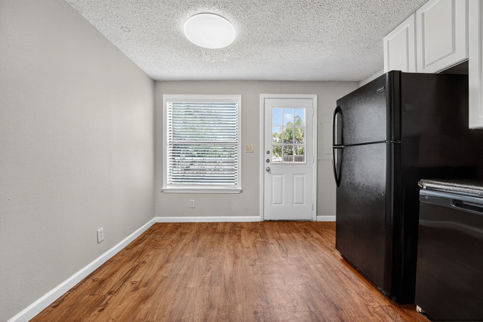 Leander House: 20600 Bonanza St Unit 2