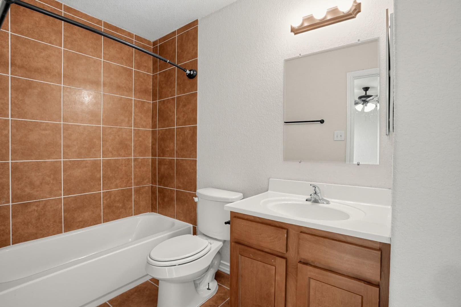 Selma House: 16825 Showdown Path Unit 4