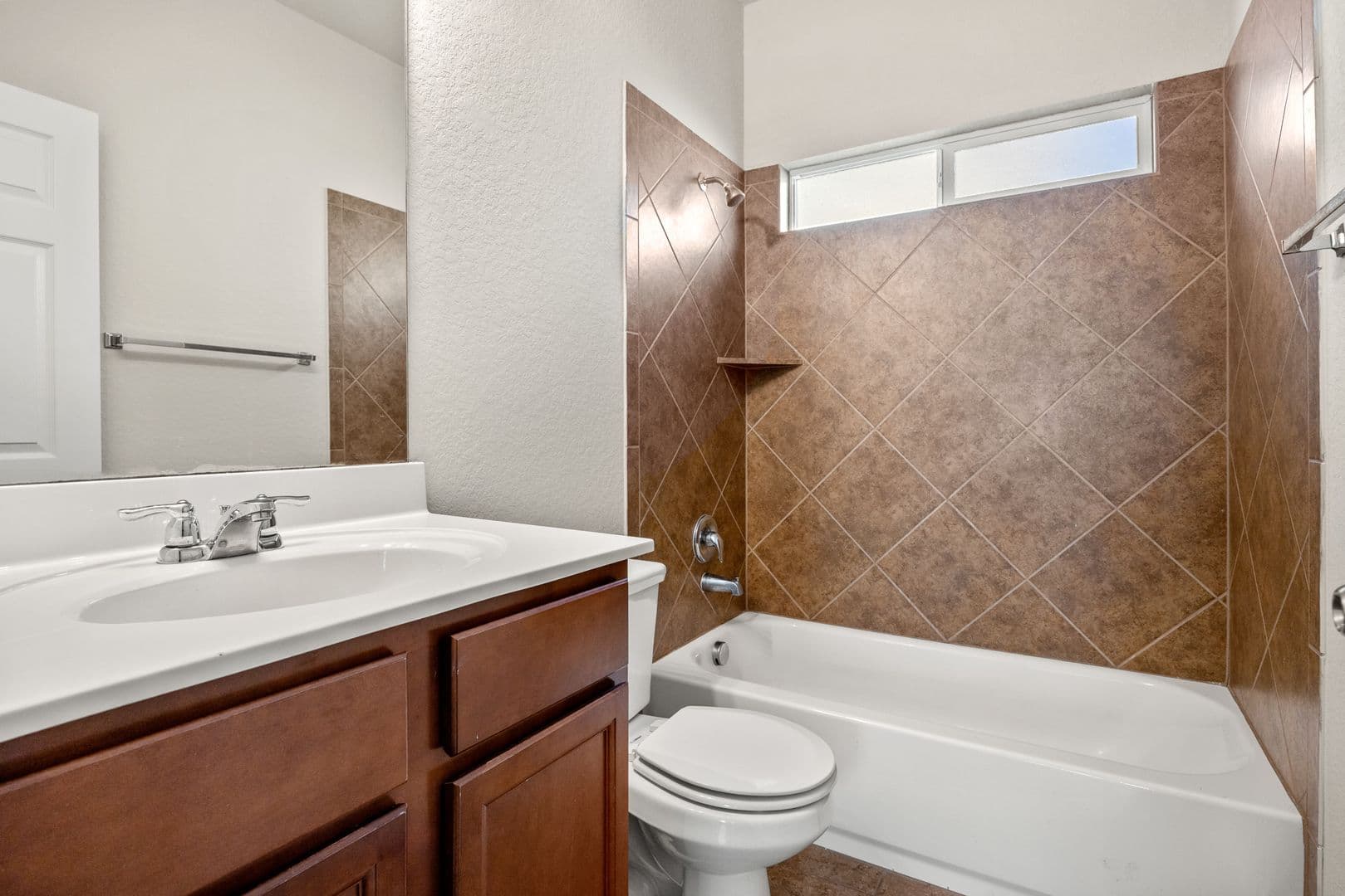 San Antonio House: 7607 Helios Rise