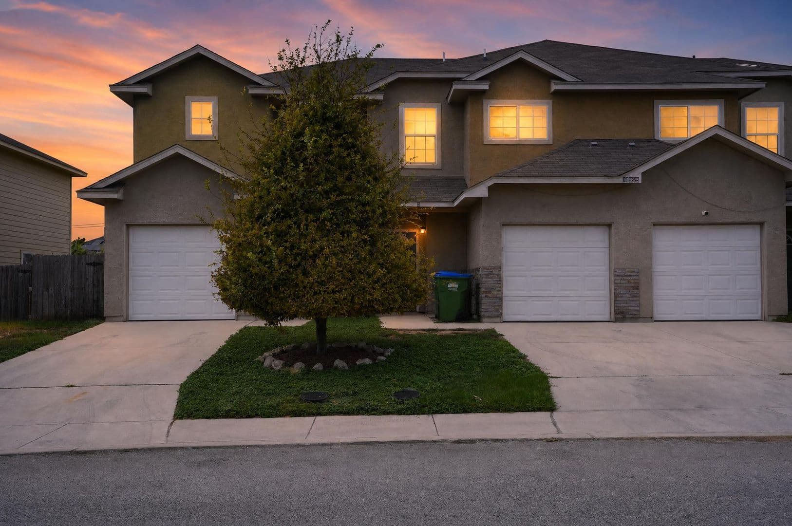 Selma House: 16825 Showdown Path Unit 4