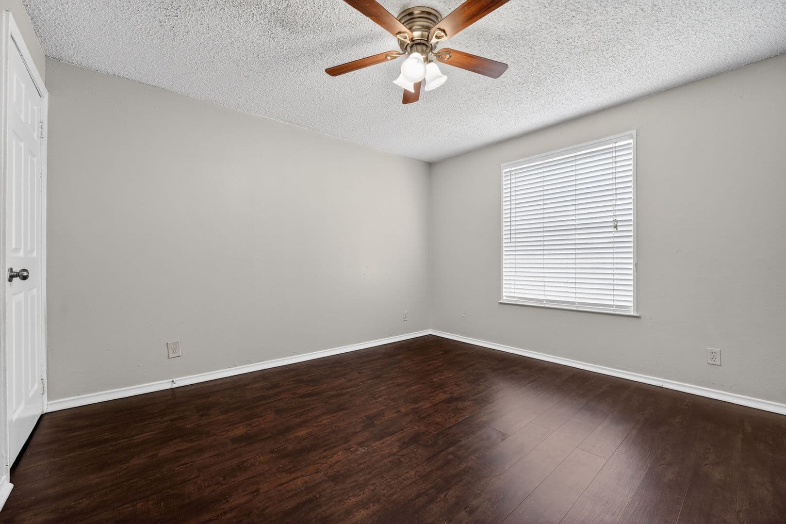 Leander House: 20600 Bonanza St Unit 2
