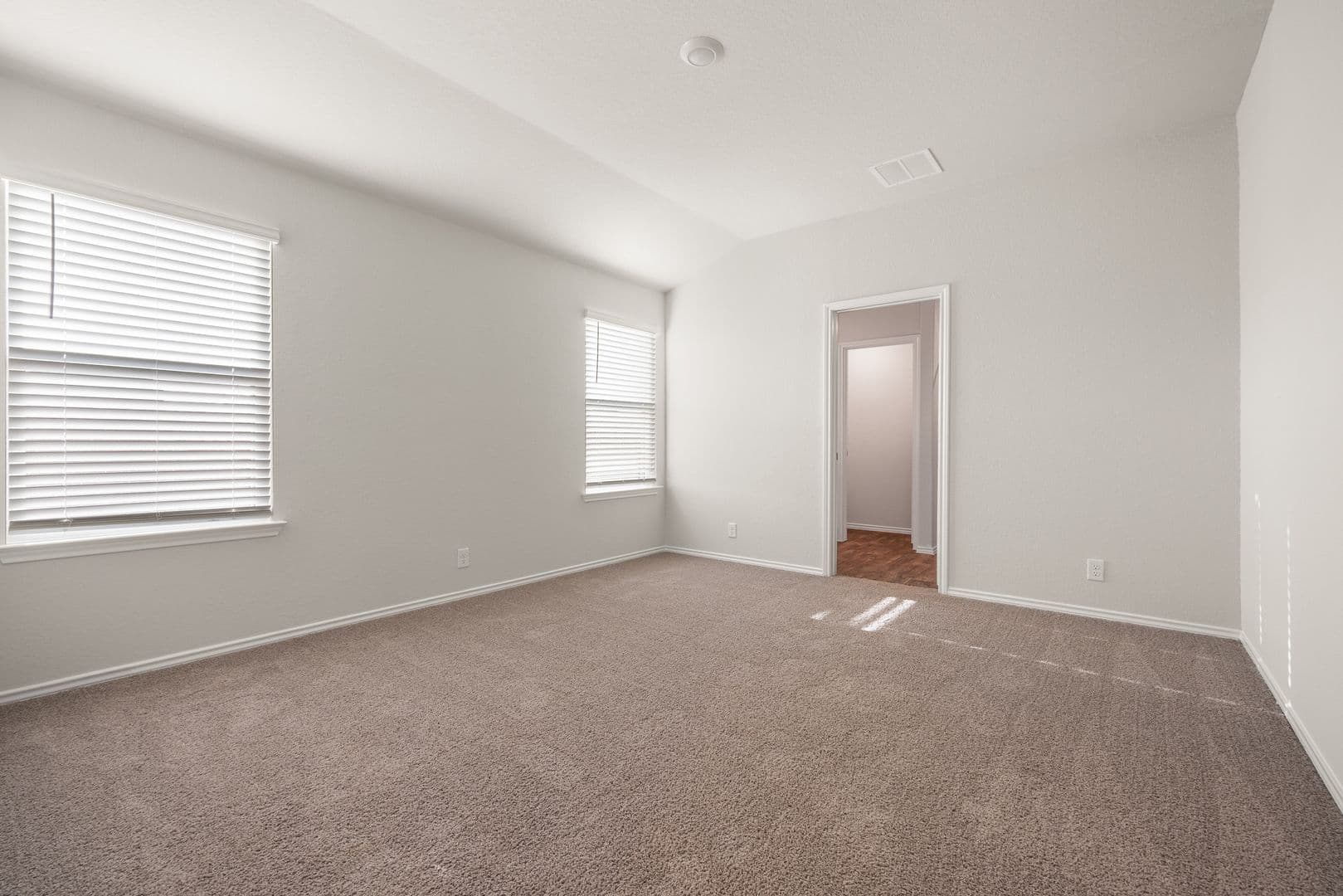 Floresville House: 148 Chipping Alley