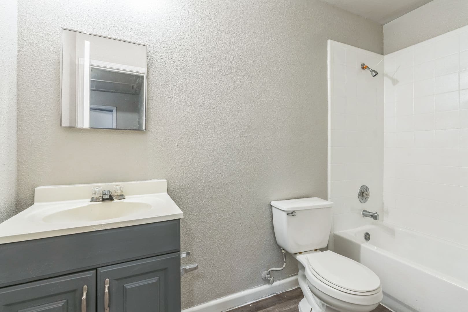 San Antonio House: 7587 Windsor Oaks