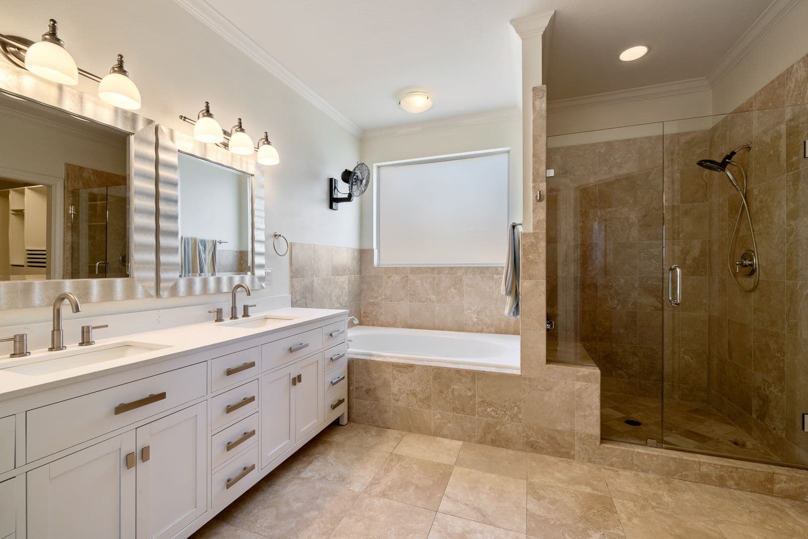 Spicewood House: 702 E Summit Drive