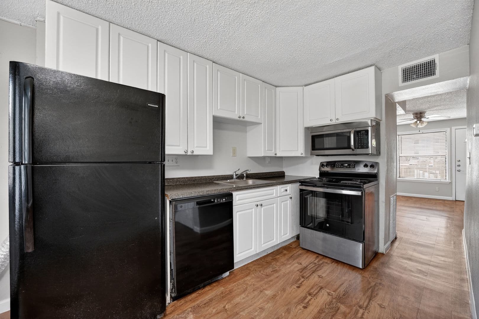 Leander House: 20600 Bonanza St Unit 2