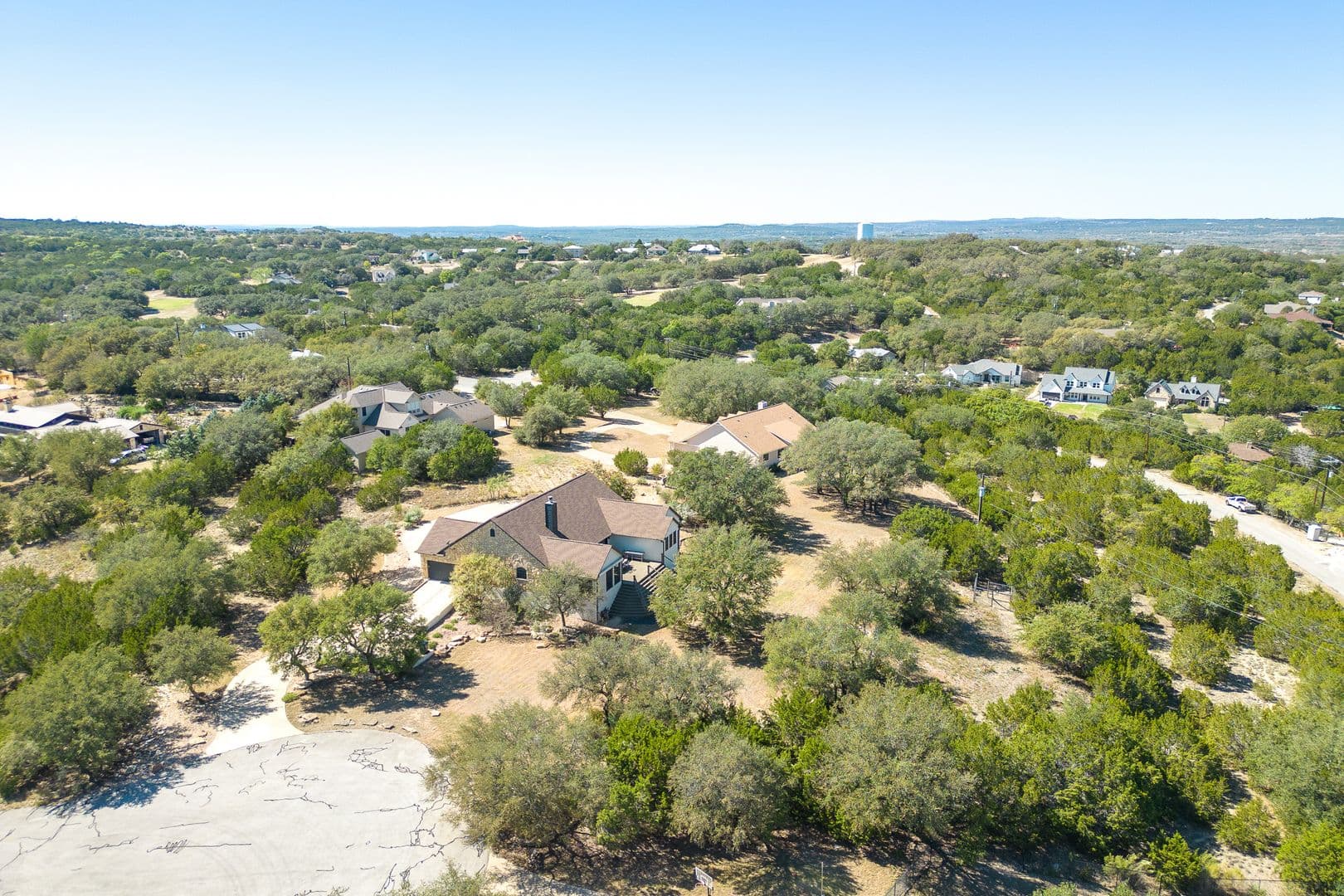 Spicewood House: 702 E Summit Drive