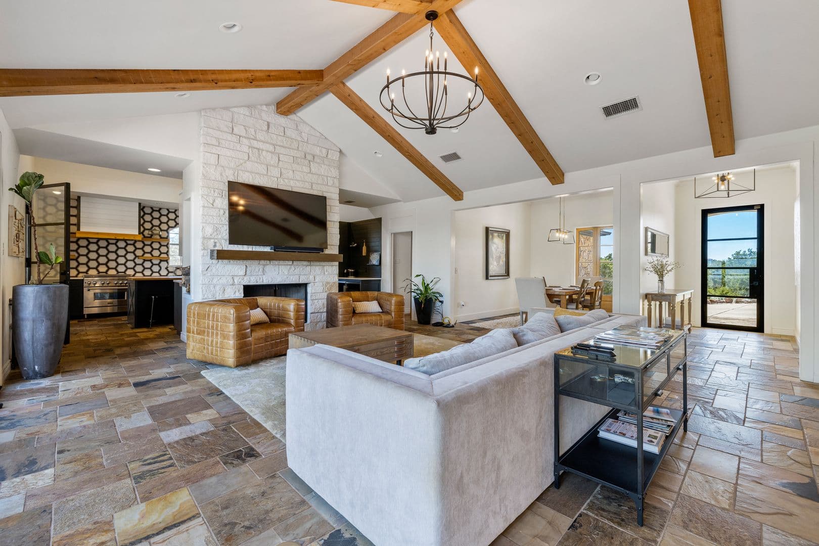 Spicewood House: 702 E Summit Drive