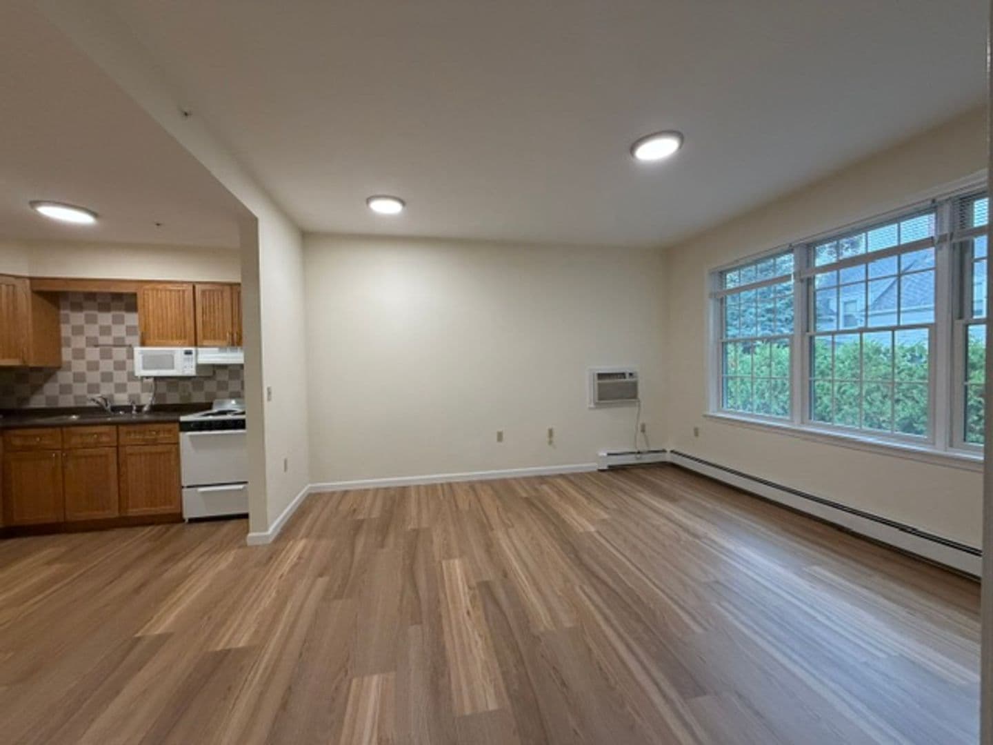 Augusta Apartment: 44 Sewall St
