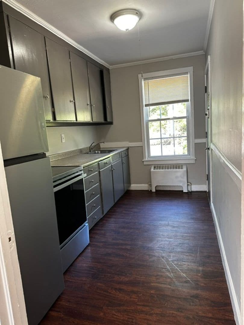 Augusta Apartment: 112 Eastern Ave