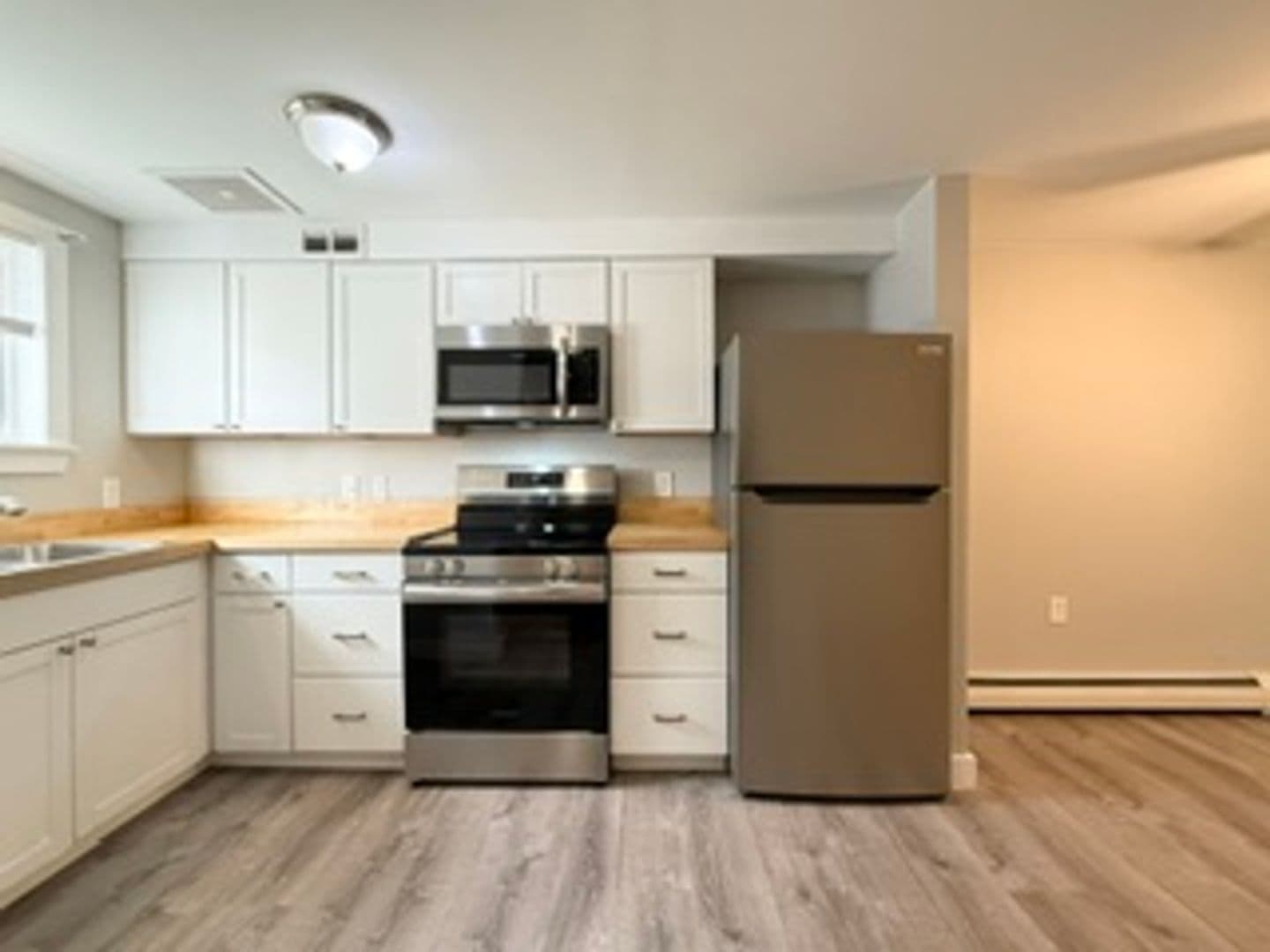 Monmouth Apartment: 293 Blue Road