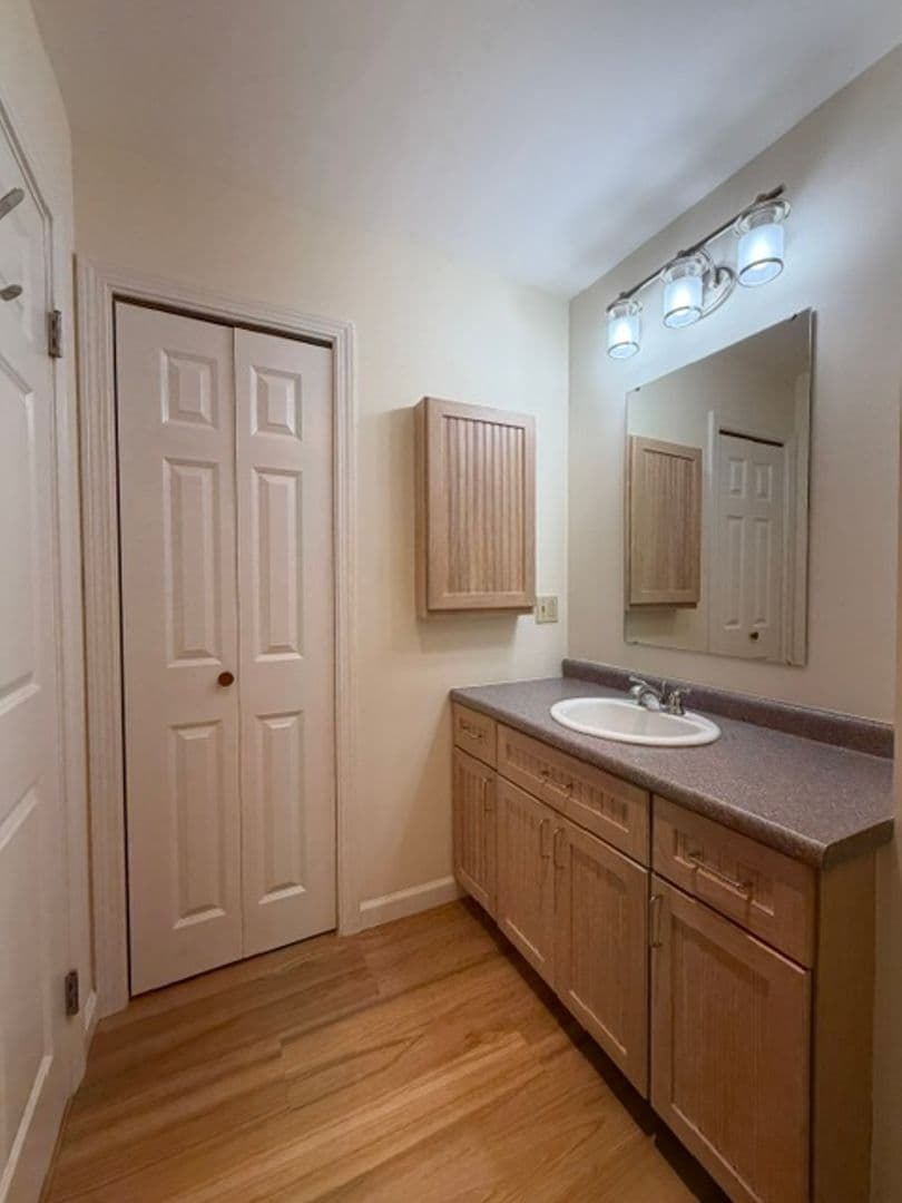Augusta Apartment: 44 Sewall St