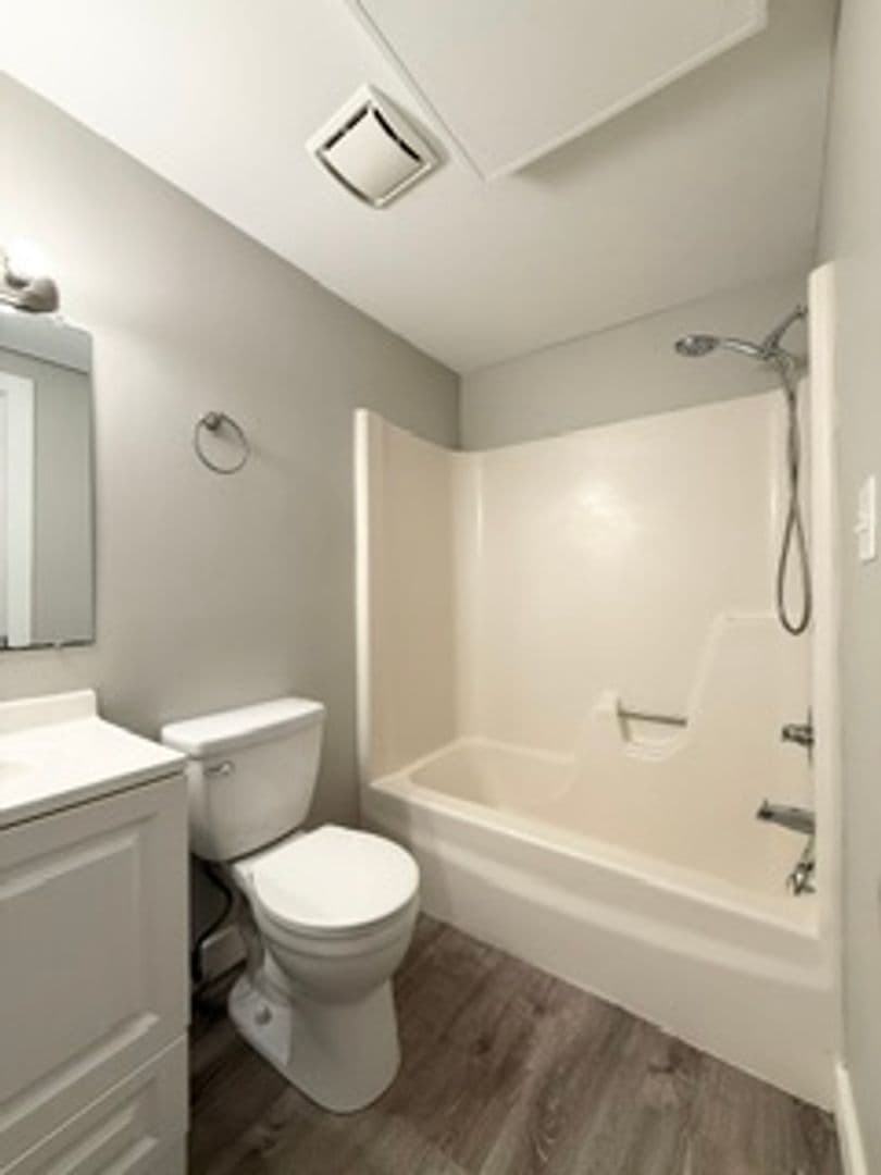Monmouth Apartment: 293 Blue Road