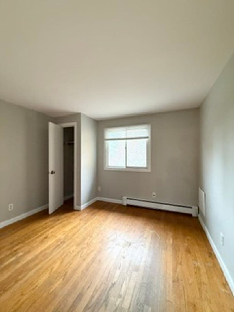 Gardiner Apartment: 61 Pleasant St