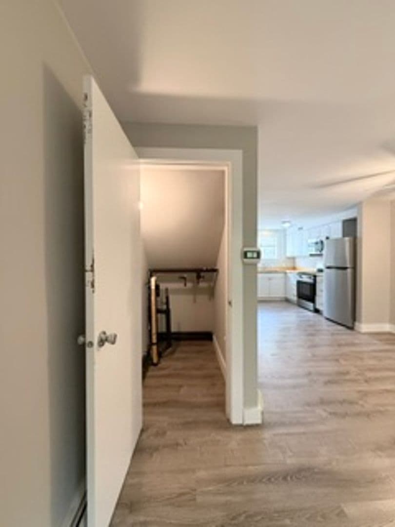 Monmouth Apartment: 293 Blue Road