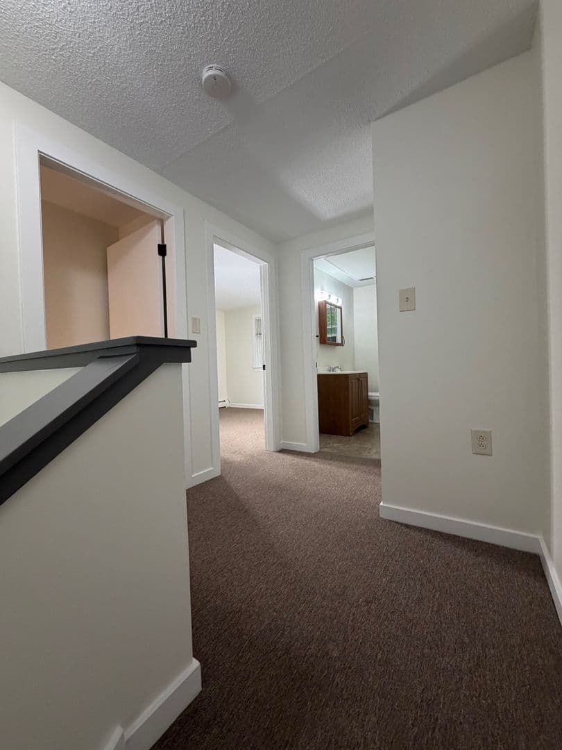 Monmouth Apartment: 293 Blue Road