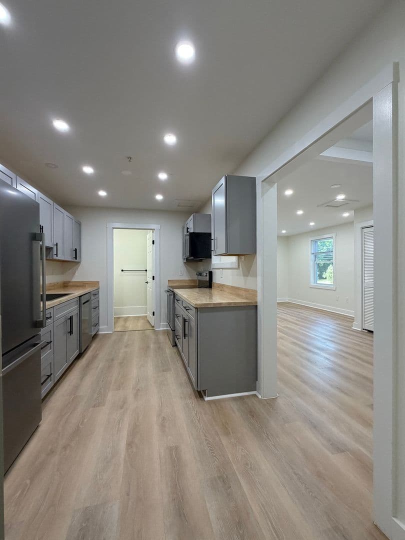 Gardiner Apartment: 41 Highland Ave