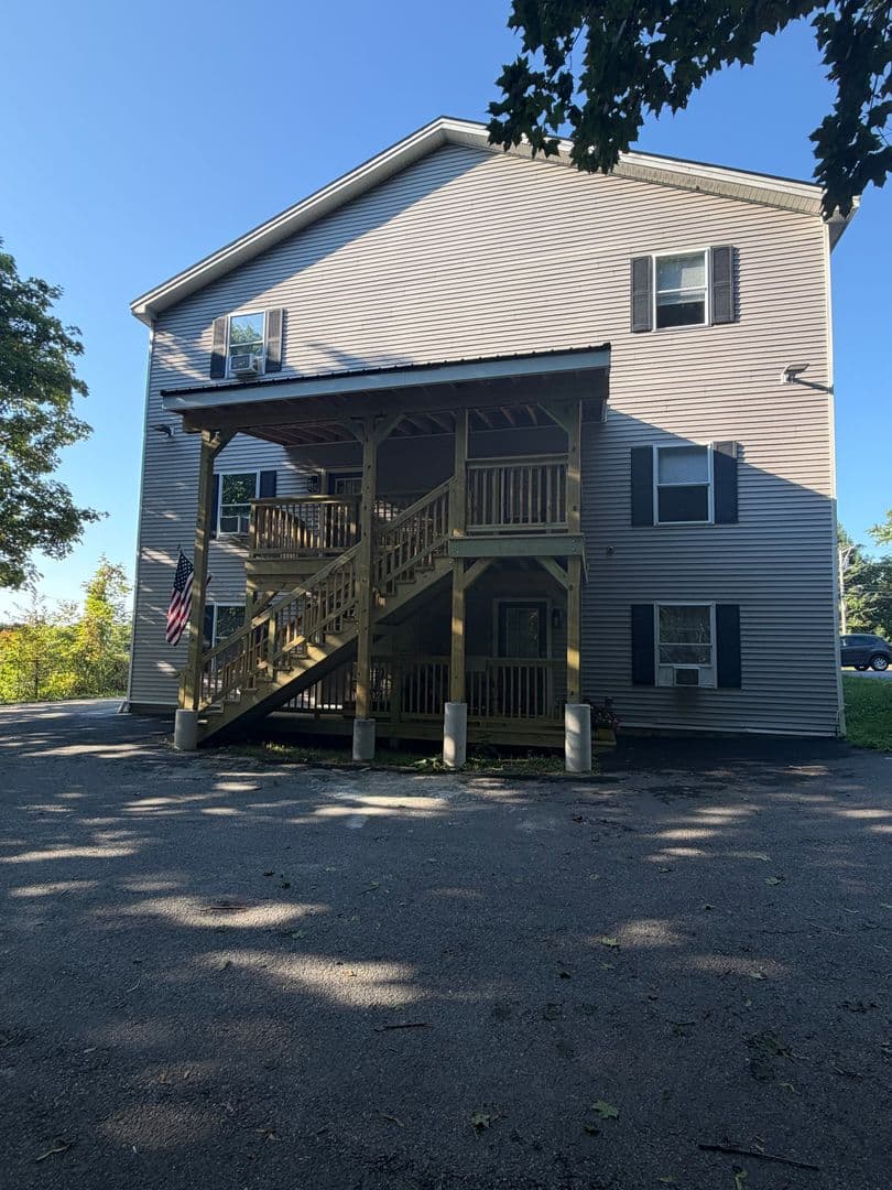 Gardiner Apartment: 41 Highland Ave