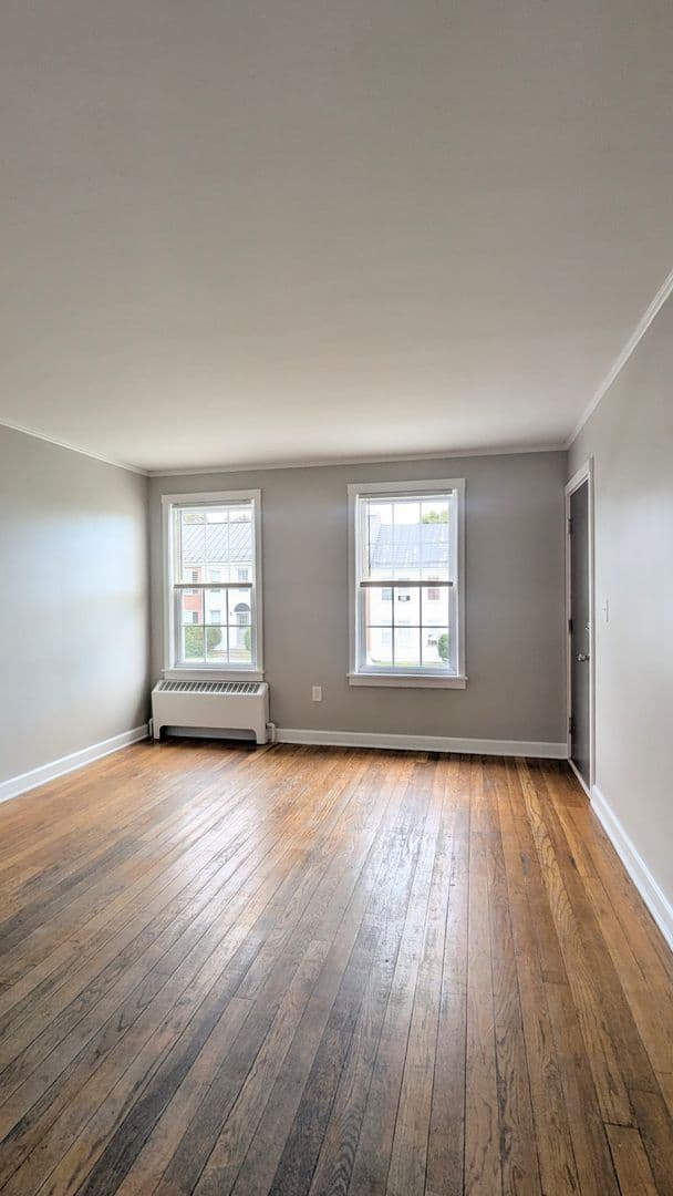 Augusta Apartment: 112 Eastern Ave