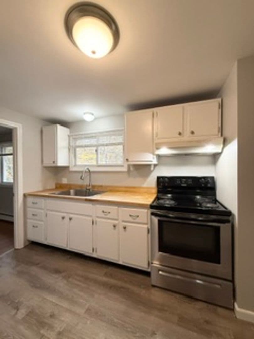 Gardiner Apartment: 61 Pleasant St