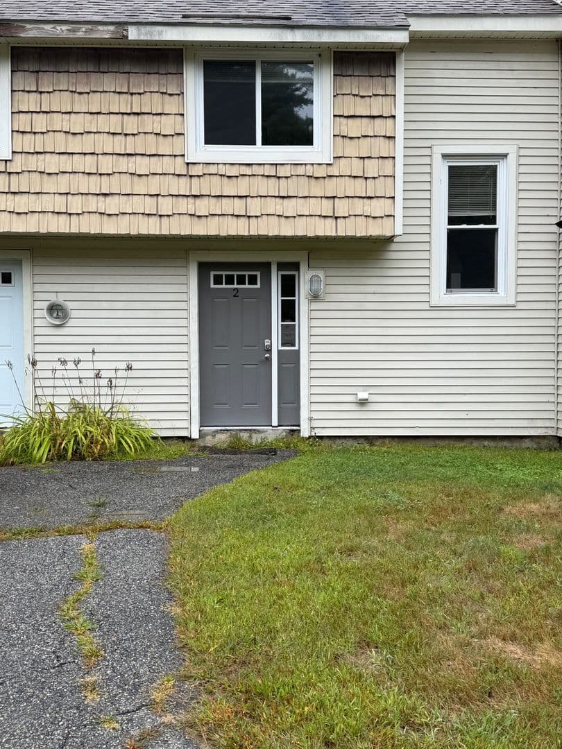 Monmouth Apartment: 293 Blue Road