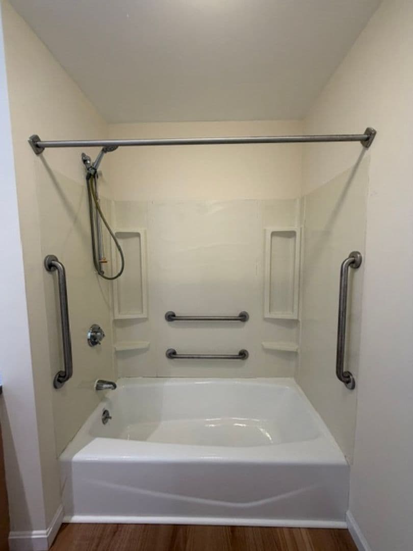 Augusta Apartment: 44 Sewall St