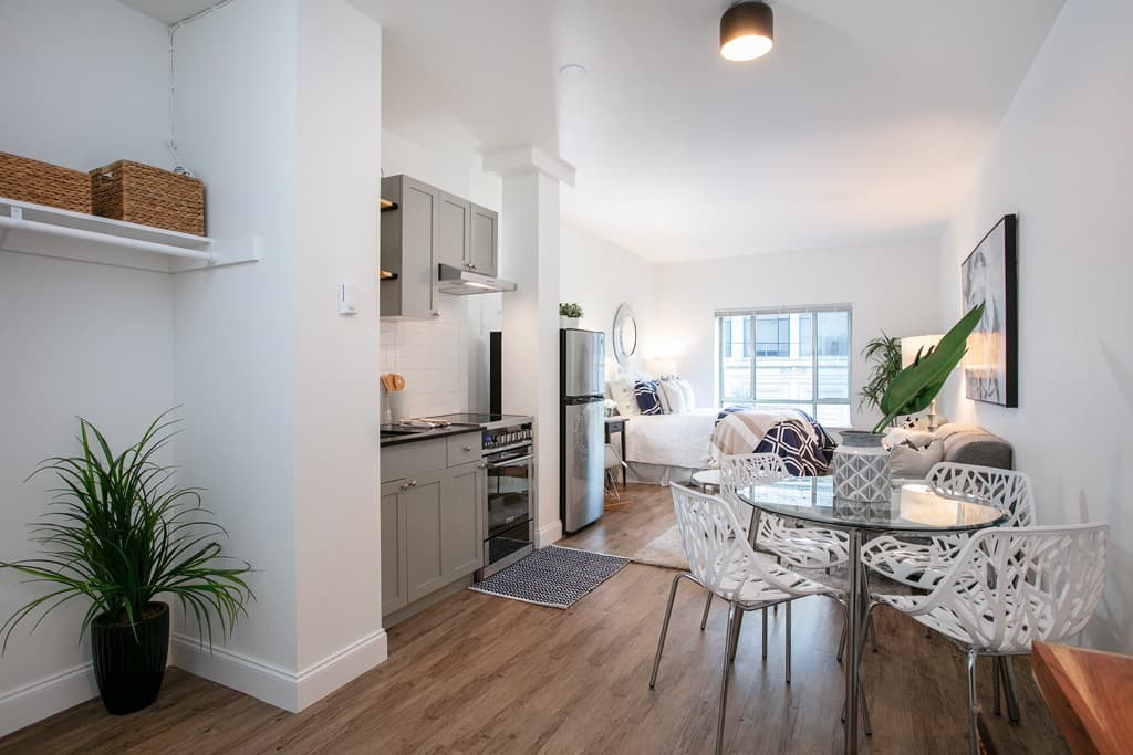 Seattle Apartment: 315 Maynard Ave S