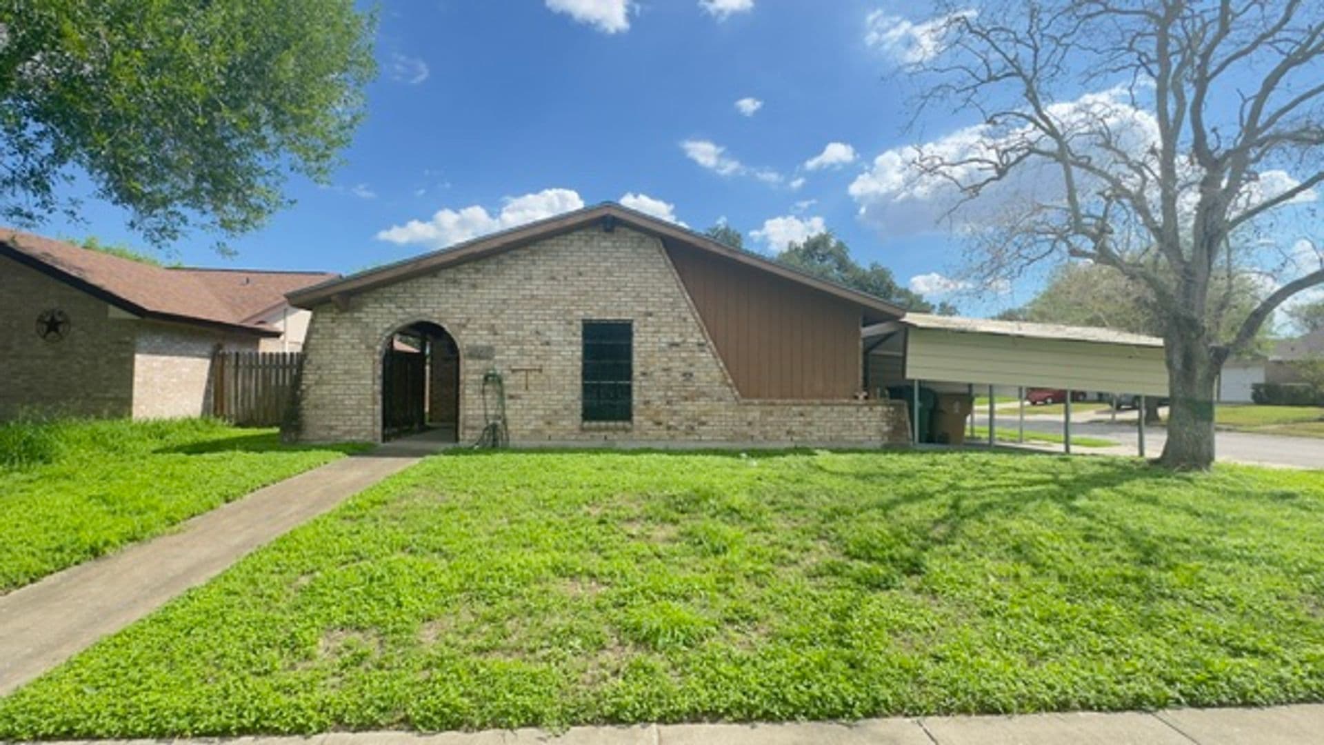Corpus Christi House: 4002 Brownwood Circle