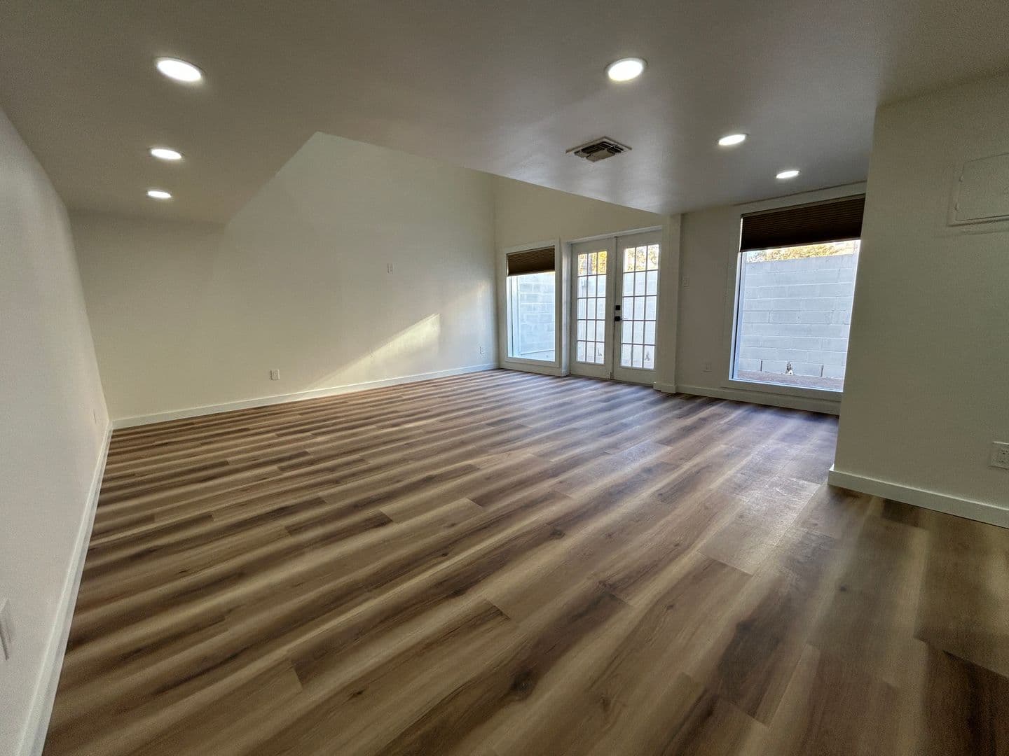 Corpus Christi House: 801 S Carancahua St. APT 3