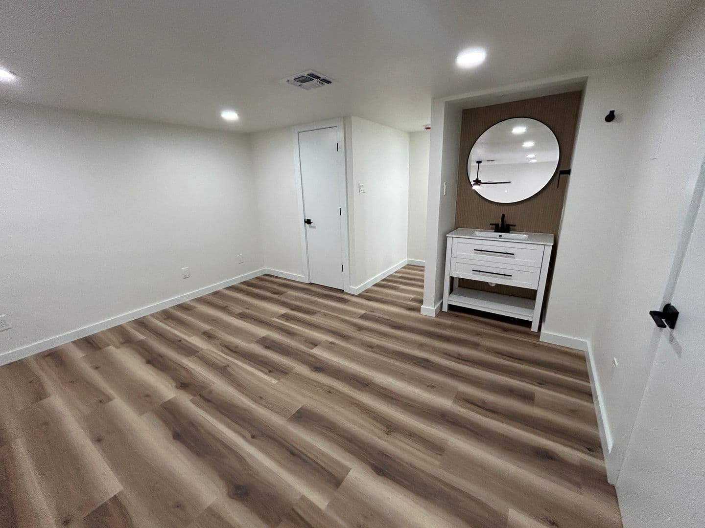 Corpus Christi House: 801 S Carancahua St. APT 3