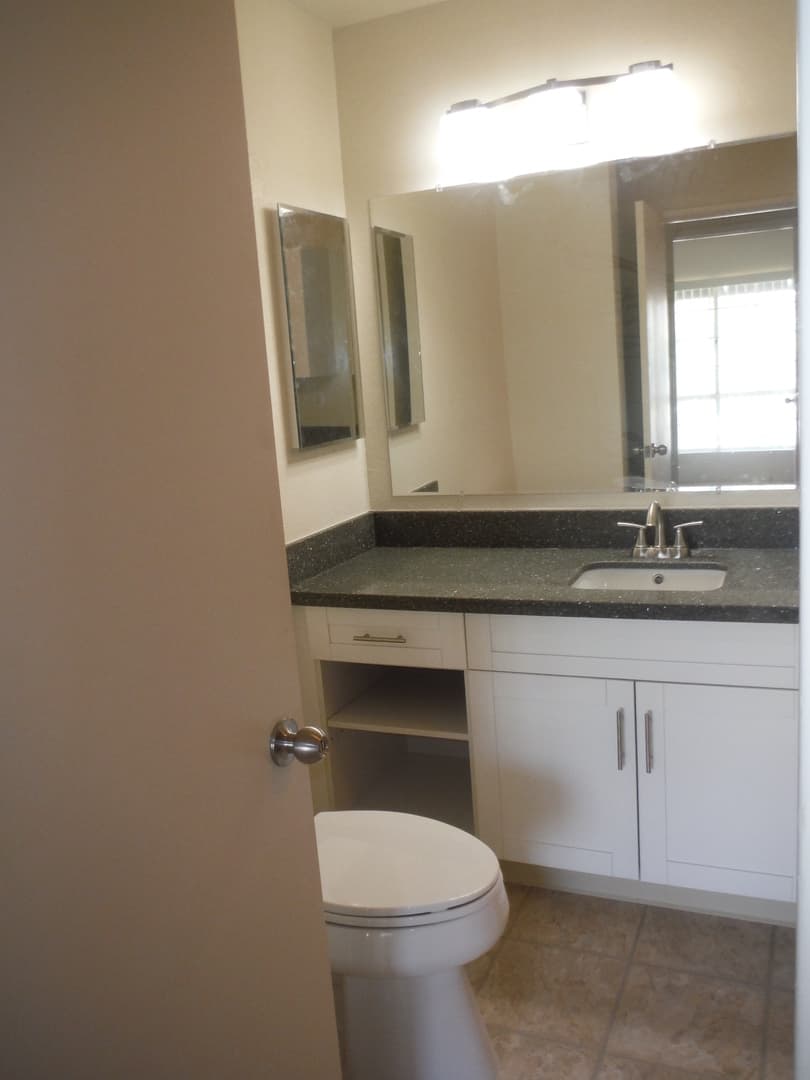 Honolulu Apartment: 271R Mananai Pl