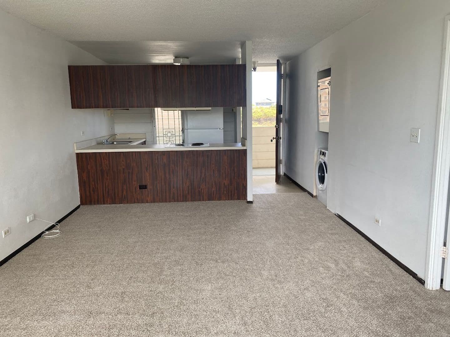 Honolulu Apartment: 5210 #902 Likini St.